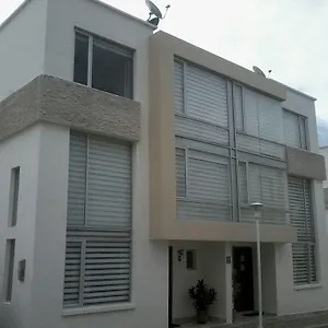 B And B Near Airport And Quito 基多